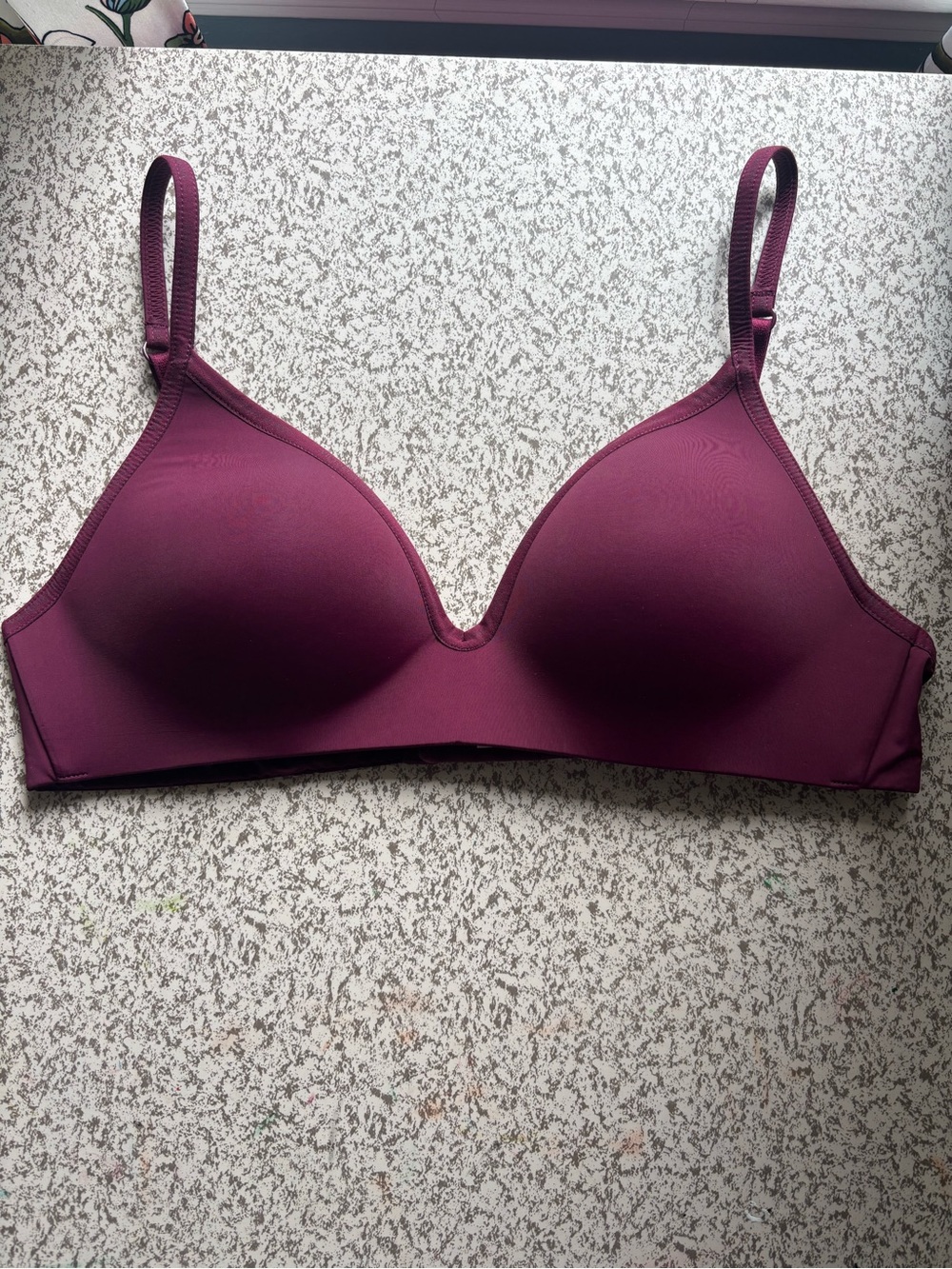 EUC Sexy Victoria's Secret T-Shirt Bra Wireless Lightly Lined 36B Burgundy Solid